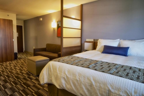 Microtel Inn & Suites by Wyndham Sault Ste. Marie image 10